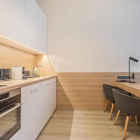Business Studio Andel, 10 Min To Centre, Netflix, Paid Parking Prague Exterior photo