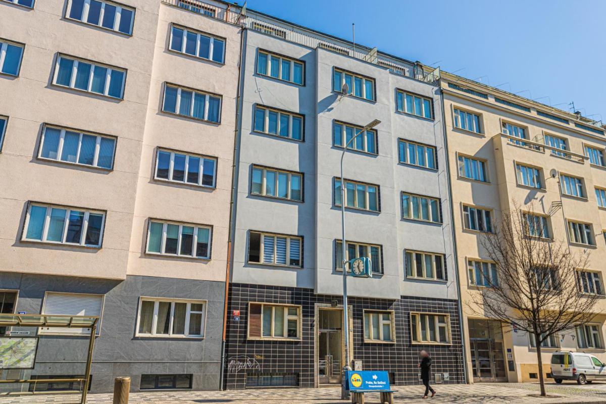 Business Andel, 10 Min To Centre, Netflix, Paid Parking Apartment